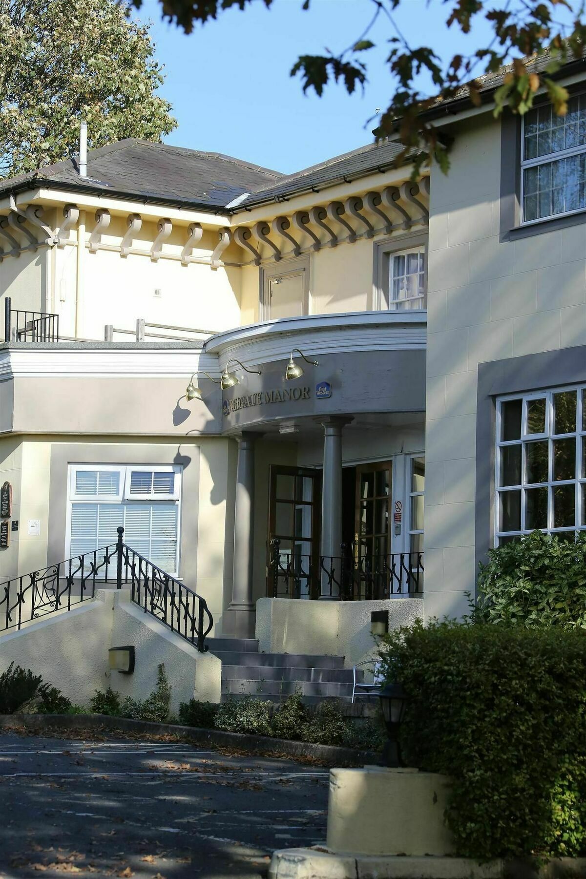 Reigate Manor Hotel Exterior photo